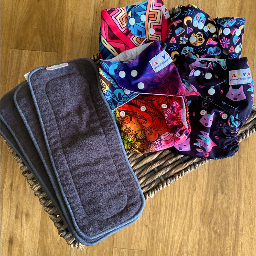 4 Alva Baby Diapers + Inserts